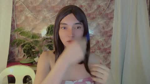 Snapshot of onelesslonelygirl69 chatting on 06-15-26, 12:07 KLIER online show from 06-15-26, 12:07