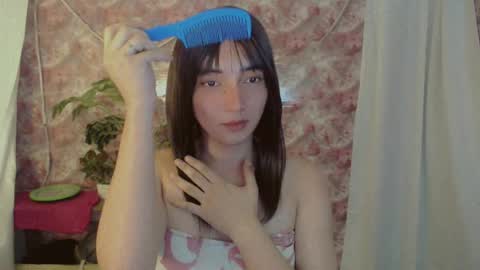Snapshot of onelesslonelygirl69 chatting on 06-17-26, 05:03 KLIER online show from 06-17-26, 05:03