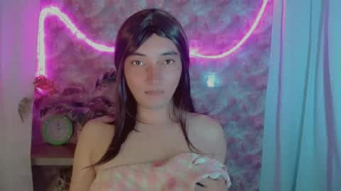 Snapshot of onelesslonelygirl69 chatting on 07-26-26, 09:05 KLIER online show from 07-26-26, 09:05