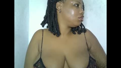 Snapshot of oneofdbestchubbygaloncb chatting on 06-29-26, 05:03 oneofdbestchubbygaloncb online show from 06-29-26, 05:03