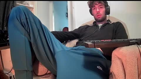 Snapshot of onesieboyx chatting on 02-24-25, 09:00 onesieboyx online show from 02-24-25, 09:00