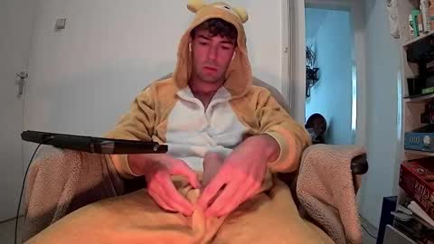 Snapshot of onesieboyx chatting on 09-18-25, 10:17 onesieboyx online show from 09-18-25, 10:17
