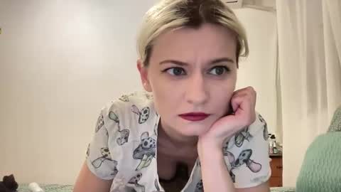 Snapshot of onika_cox chatting on 06-08-26, 10:54 Onika online show from 06-08-26, 10:54