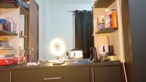 Snapshot of online_bestie chatting on 03-19-26, 10:41 Bestie online show from 03-19-26, 10:41