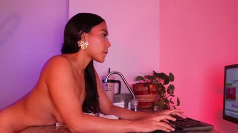 Snapshot of only_pammela chatting on 07-20-26, 12:47 misssaray official online show from 07-20-26, 12:47
