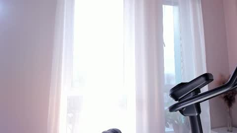 Snapshot of onlycatsss chatting on 12-20-25, 08:21 Amelia online show from 12-20-25, 08:21