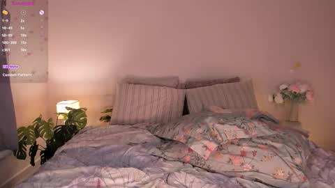 Snapshot of onlycatsss chatting on 12-21-25, 12:56 Amelia online show from 12-21-25, 12:56