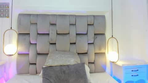 Snapshot of onlygia chatting on 01-15-26, 03:44 Only online show from 01-15-26, 03:44