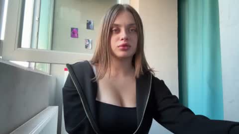 Snapshot of onlymiababe chatting on 07-12-26, 05:04 Mia online show from 07-12-26, 05:04