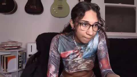 Snapshot of onlystrings chatting on 02-09-25, 06:33 Duo online show from 02-09-25, 06:33