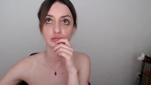 Snapshot of onlyvika chatting on 05-19-26, 06:36 onlyvika online show from 05-19-26, 06:36