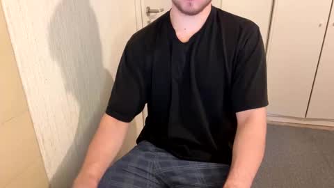 Snapshot of onyiix_ chatting on 01-14-26, 08:47 Mike online show from 01-14-26, 08:47