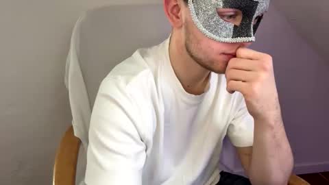 Snapshot of onyiix_ chatting on 02-21-26, 01:34 Mike online show from 02-21-26, 01:34