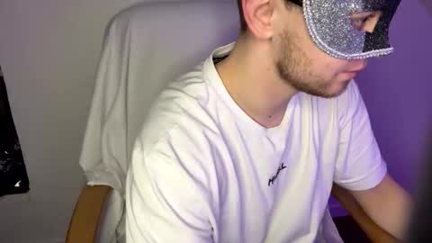 Snapshot of onyiix_ chatting on 02-24-26, 07:01 Mike online show from 02-24-26, 07:01