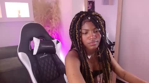Snapshot of onyx_ebony chatting on 10-30-25, 03:35 onyx_ebony online show from 10-30-25, 03:35