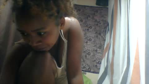 Snapshot of oooozafiette chatting on 07-10-26, 12:04 oooozafiette online show from 07-10-26, 12:04