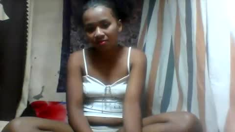Snapshot of oooozafiette chatting on 07-11-26, 09:45 oooozafiette online show from 07-11-26, 09:45