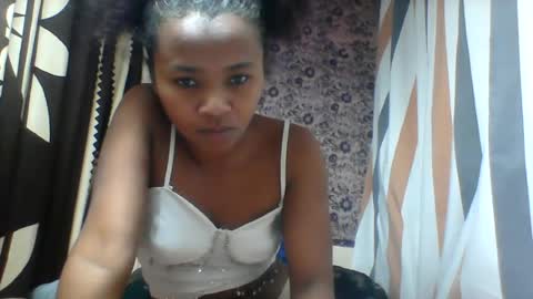 Snapshot of oooozafiette chatting on 07-11-26, 10:22 oooozafiette online show from 07-11-26, 10:22