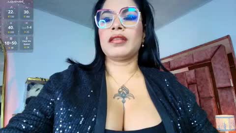 Snapshot of opalo_youns chatting on 12-16-25, 01:54 Aurora online show from 12-16-25, 01:54