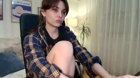 Snapshot of ophelia_blue chatting on 01-14-26, 05:40 ophelia blue online show from 01-14-26, 05:40