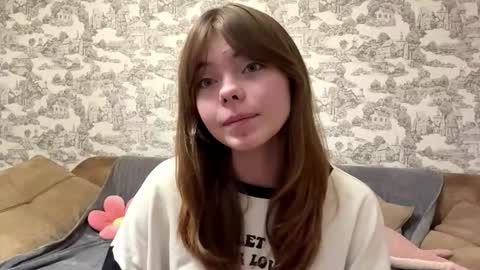 Snapshot of oracorker chatting on 09-09-25, 09:36 Coraline online show from 09-09-25, 09:36