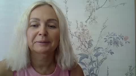Snapshot of orange_luv chatting on 08-07-26, 11:45 orange_luv online show from 08-07-26, 11:45