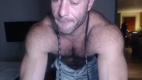 Snapshot of oregon87 chatting on 11-02-25, 02:14 The Oregon Lumberjack online show from 11-02-25, 02:14