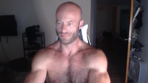 Snapshot of oregon87 chatting on 05-11-26, 12:55 The Oregon Lumberjack online show from 05-11-26, 12:55