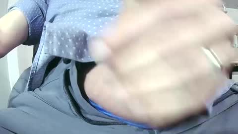 Snapshot of oregonasianguy chatting on 02-19-25, 08:33 oregonasianguy online show from 02-19-25, 08:33