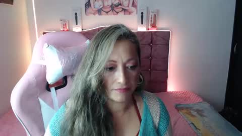 Snapshot of oriana_100 chatting on 12-04-24, 08:29 oriana_100 online show from 12-04-24, 08:29