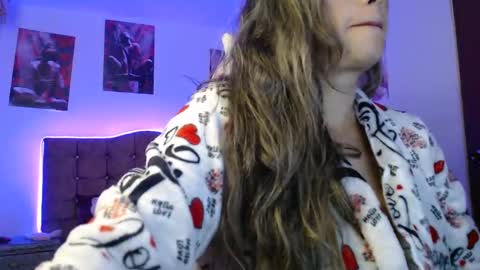 Snapshot of oriana_100 chatting on 02-28-25, 03:26 oriana_100 online show from 02-28-25, 03:26