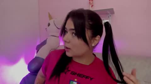 Snapshot of oriana_guzman chatting on 04-30-26, 05:03 Miss Guzman online show from 04-30-26, 05:03