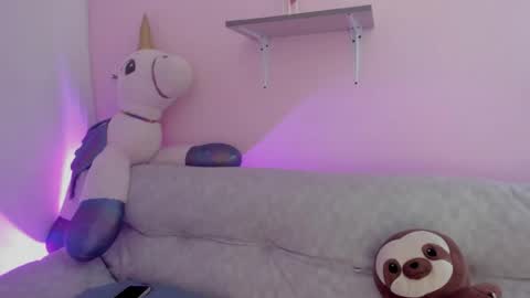 Snapshot of oriana_guzman chatting on 05-04-26, 03:24 Miss Guzman online show from 05-04-26, 03:24