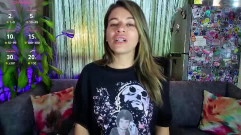 Snapshot of oriana_thomson2 chatting on 05-11-26, 04:04 Oriana online show from 05-11-26, 04:04
