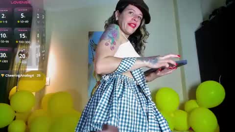 Snapshot of oriana_thomson2 chatting on 05-18-26, 04:07 Oriana online show from 05-18-26, 04:07