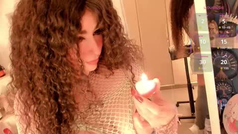 Snapshot of orianna_reed chatting on 12-22-25, 07:33 oriana online show from 12-22-25, 07:33