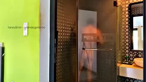 Snapshot of orlando__bloom chatting on 01-08-26, 07:10 Fansly and Instagram - online show from 01-08-26, 07:10