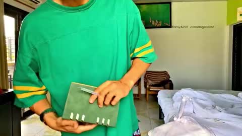 Snapshot of orlando__bloom chatting on 01-12-26, 05:12 Fansly and Instagram - online show from 01-12-26, 05:12