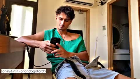 Snapshot of orlando__bloom chatting on 07-24-26, 10:13 Fansly and Instagram - online show from 07-24-26, 10:13