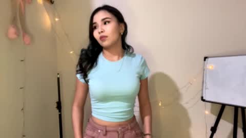 Snapshot of orphaajayi chatting on 12-03-25, 11:30 Angel online show from 12-03-25, 11:30