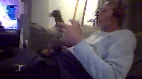 Snapshot of orwel09 chatting on 12-17-24, 08:32 orwel09 online show from 12-17-24, 08:32