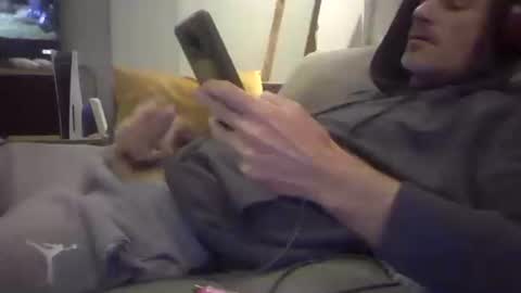 Snapshot of orwel09 chatting on 12-20-24, 01:33 orwel09 online show from 12-20-24, 01:33