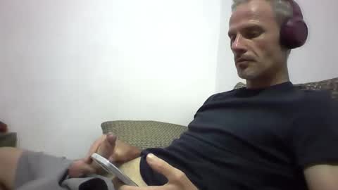 Snapshot of orwel09 chatting on 11-23-25, 06:08 orwel09 online show from 11-23-25, 06:08