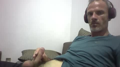 Snapshot of orwel09 chatting on 11-27-25, 05:26 orwel09 online show from 11-27-25, 05:26