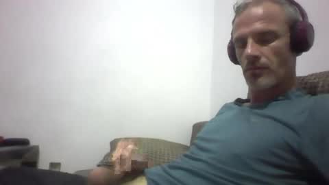 Snapshot of orwel09 chatting on 12-03-25, 05:44 orwel09 online show from 12-03-25, 05:44