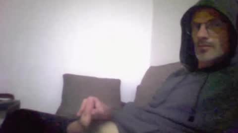 Snapshot of orwel09 chatting on 12-16-25, 02:11 orwel09 online show from 12-16-25, 02:11