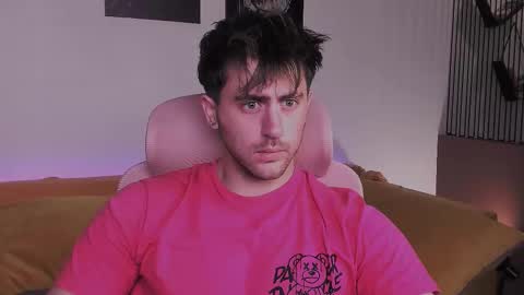 Snapshot of oscar_miller_ chatting on 09-11-25, 09:04 Oscar online show from 09-11-25, 09:04