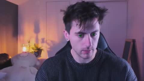 Snapshot of oscar_miller_ chatting on 11-08-25, 08:40 Oscar online show from 11-08-25, 08:40