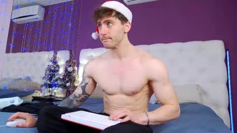 Snapshot of oscar_miller_ chatting on 12-18-25, 09:10 Oscar online show from 12-18-25, 09:10