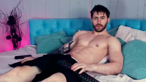 Snapshot of oscar_miller_ chatting on 01-11-26, 09:42 Oscar online show from 01-11-26, 09:42